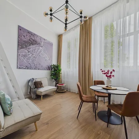 1-bedroom Old Town Next To Tram Tracks * Riga