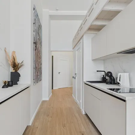 1-bedroom Old Town Next To Tram Tracks Apartamento *