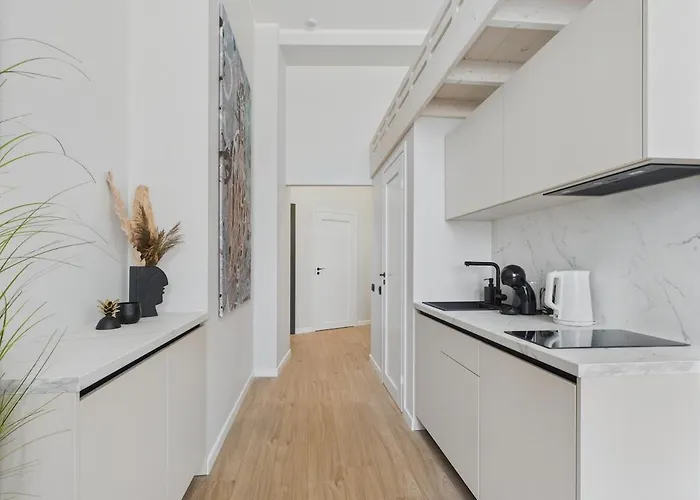 1-bedroom Old Town Next To Tram Tracks Dzīvoklis *