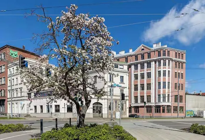 Dzīvoklis 1-bedroom Old Town Next To Tram Tracks *