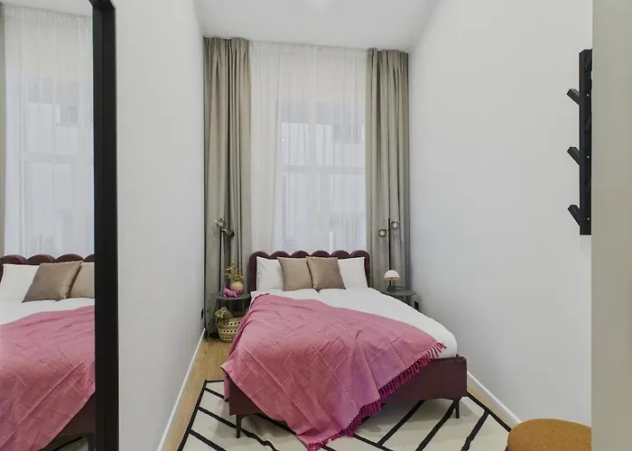 1-bedroom Old Town Next To Tram Tracks Dzīvoklis Riga