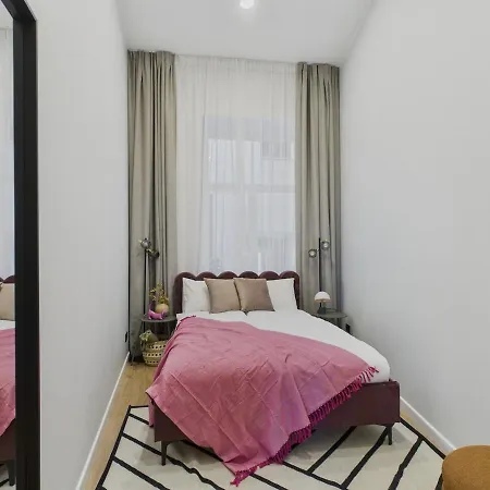 1-bedroom Old Town Next To Tram Tracks דירה ריגה